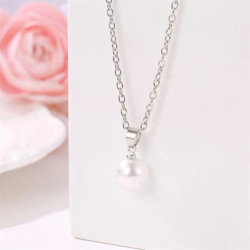 Pearl Women's Necklace with Beaded Pendant (Choker)