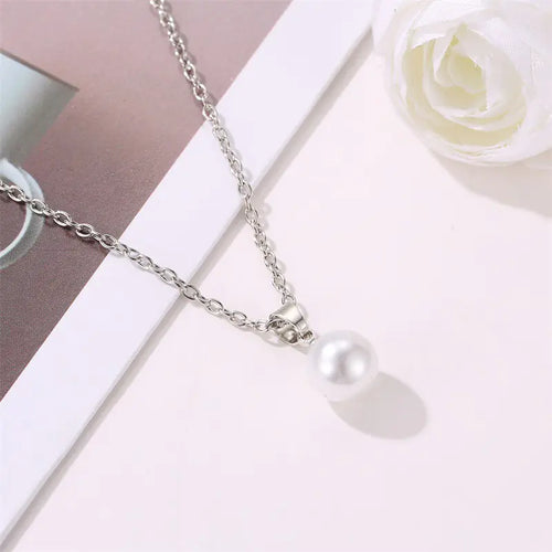 Pearl Women's Necklace with Beaded Pendant (Choker)