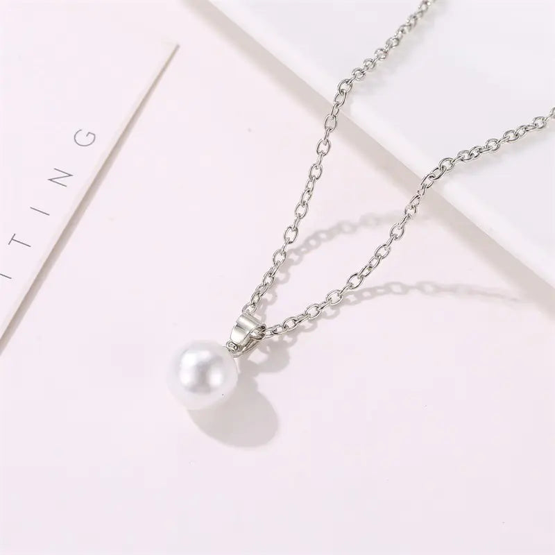Pearl Women's Necklace with Beaded Pendant (Choker)
