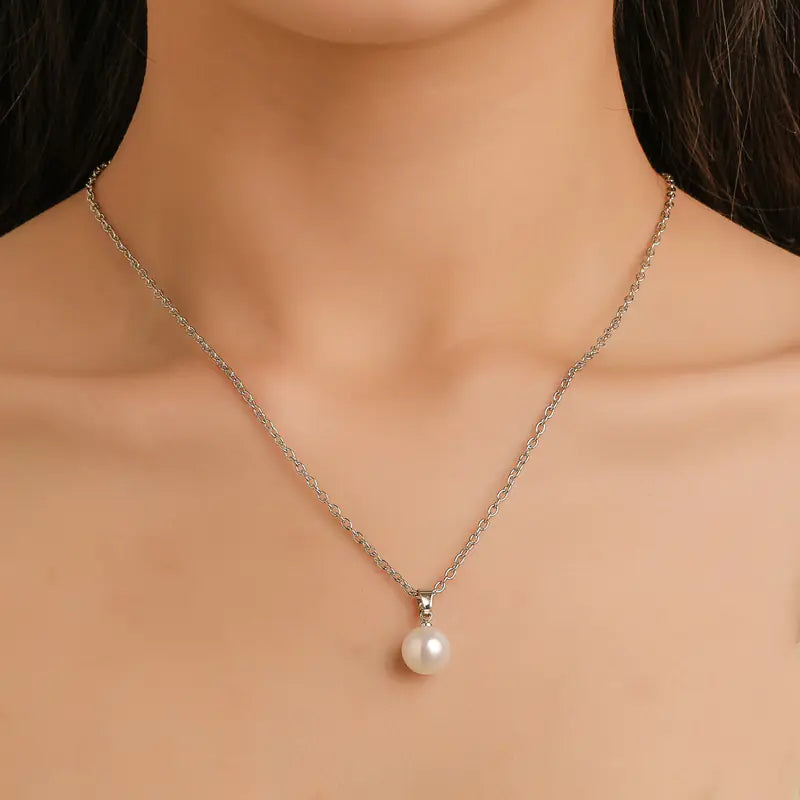 Pearl Women's Necklace with Beaded Pendant (Choker)
